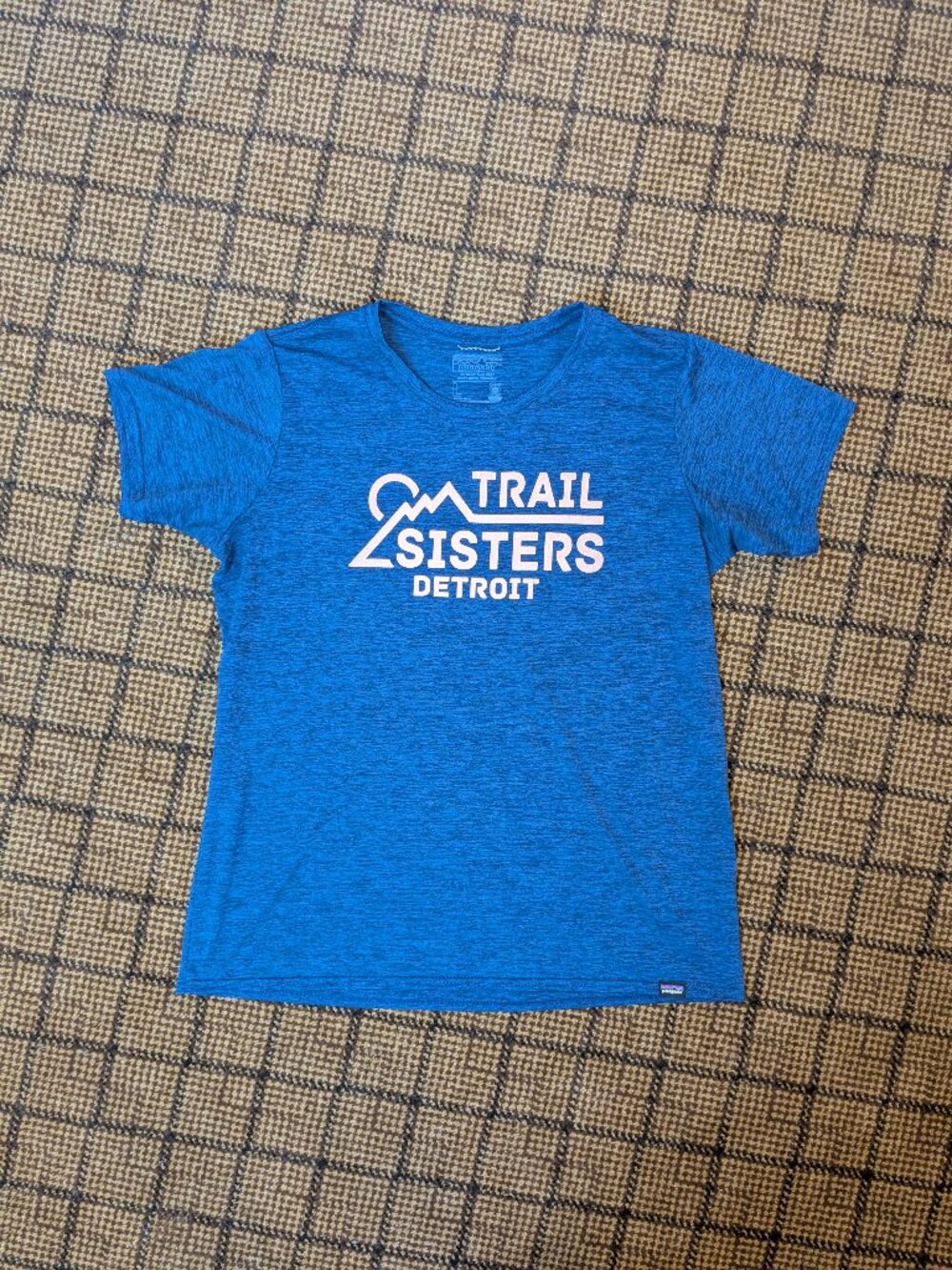 Patagonia Capilene Cool Daily Shirt L Blue Trail Sisters Detroit Run Hike Active